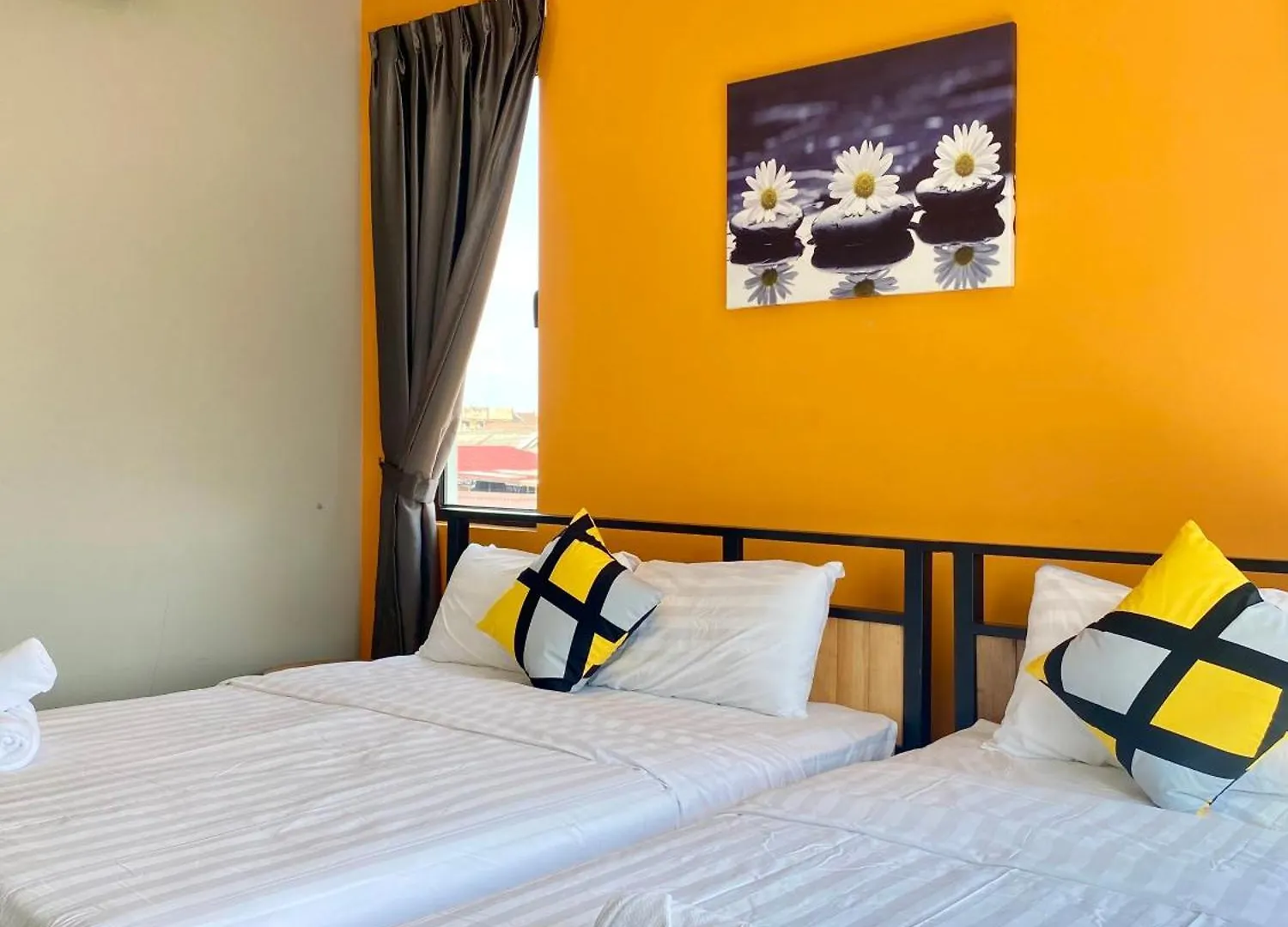 Villa Lyl Journey House At Ipoh Town Centre 17Pax 6Br