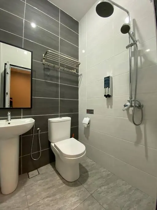 Villa Lyl Journey House At Ipoh Town Centre 17Pax 6Br Malesia