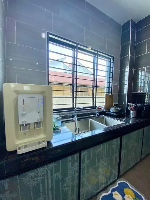 Villa Lyl Journey House At Ipoh Town Centre 17Pax 6Br
