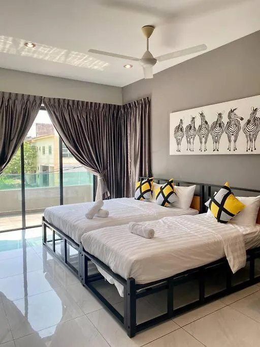 Villa Lyl Journey House At Ipoh Town Centre 17Pax 6Br