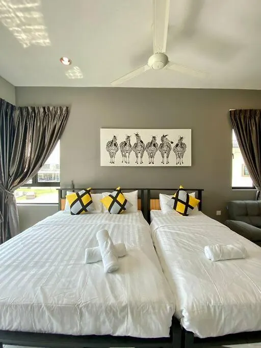 Villa Lyl Journey House At Ipoh Town Centre 17Pax 6Br