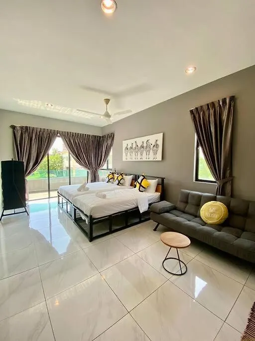 Villa Lyl Journey House At Ipoh Town Centre 17Pax 6Br 0*,